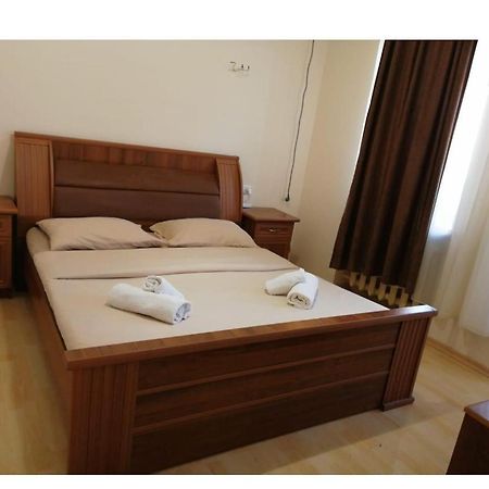 Classy And Cozy Hostel Erivan Exterior foto